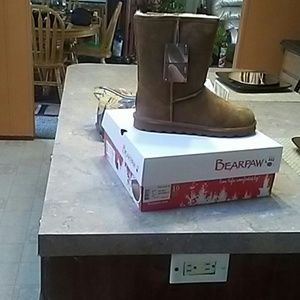 Bearpaw boots size 10